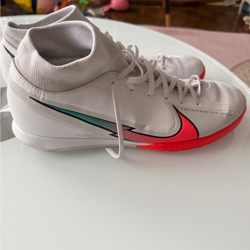 Nike Mercurial Superfly 7 Academy IC White-Flash Crimson (AT7975 163) Size 10.5